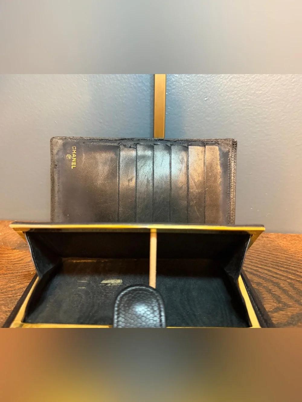 CHANEL Caviar Leather Kiss-lock CC Wallet